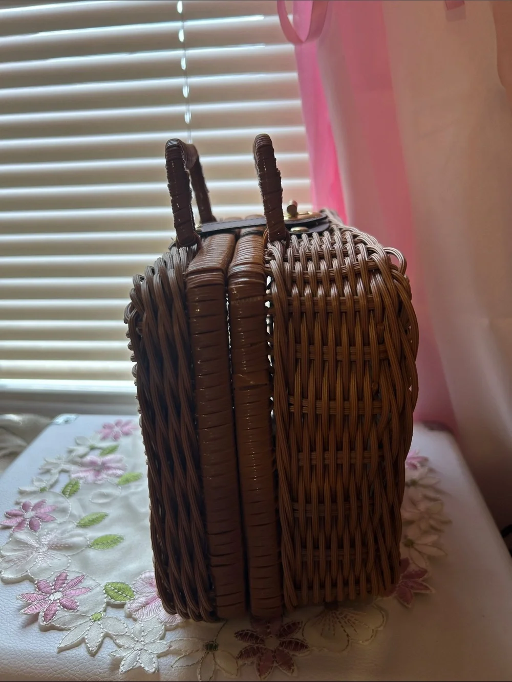Woven Rattan Picnic Basket Handbag - Brown 9” W x 7” H